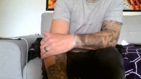 deydey83 online show from 12.23.25