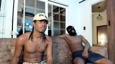 Snapshot of deyian chatting on 11.19.25 deyian online show from 11.19.25