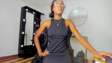 Snapshot of deyy_madisson chatting on 11.30.25 Madisson online show from 11.30.25