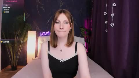 Snapshot of di_moore chatting on 10.02.25 I EEO my schedule this week Thu - Sat 23000800 Sun 08001600 UTC3 online show from 10.02.25