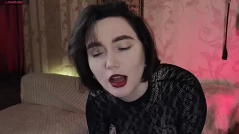 Snapshot of dia__diana chatting on 12.20.25 Diana Di Honey online show from 12.20.25