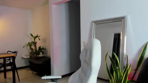 Snapshot of diagostone chatting on 01.26.25 Diego online show from 01.26.25