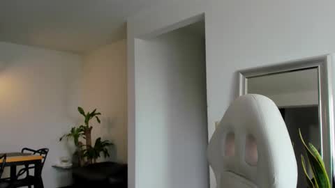 Snapshot of diagostone chatting on 01.26.25 Diego online show from 01.26.25