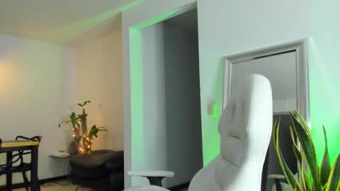 Snapshot of diagostone chatting on 02.14.25 Diego online show from 02.14.25
