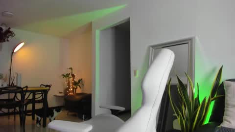 Snapshot of diagostone chatting on 02.27.25 Diego online show from 02.27.25