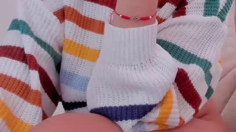 Snapshot of diamond_ava_ chatting on 01.04.25 Thea online show from 01.04.25