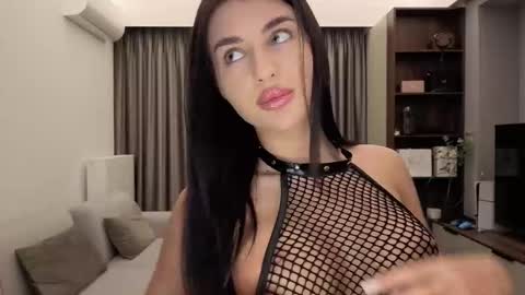 Snapshot of diamondpixie chatting on 02.12.26 Iris online show from 02.12.26