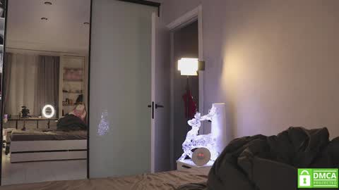 Diana Dolly D or just D   online show from 01.11.25