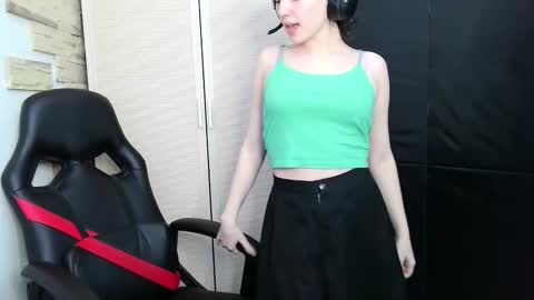 Snapshot of diana_back3 chatting on 11.17.25 diana_back3 online show from 11.17.25