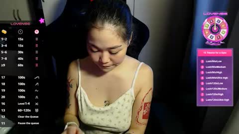 Snapshot of diana_custom chatting on 10.24.25 Diana online show from 10.24.25