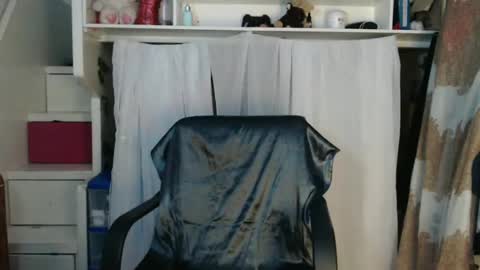 Snapshot of diana_smit_ chatting on 01.09.25 diana online show from 01.09.25