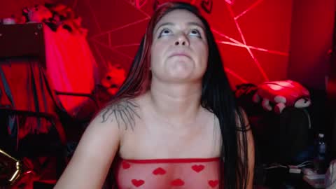 Snapshot of diana_smit_ chatting on 02.14.25 diana online show from 02.14.25