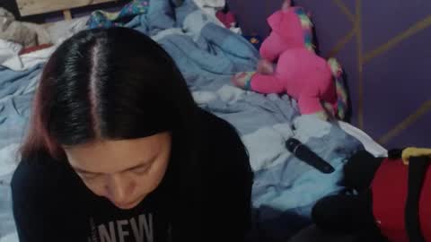 Snapshot of diana_smit_ chatting on 10.22.25 diana online show from 10.22.25