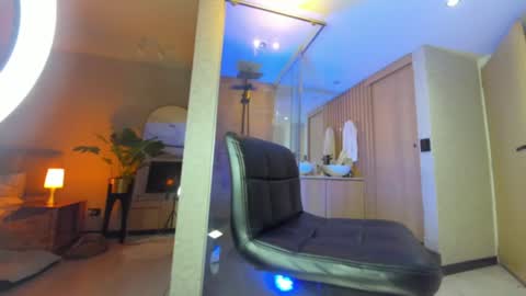 dianac1998 online show from 10.23.25