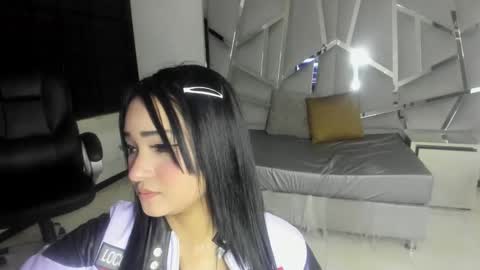 Snapshot of dianarous chatting on 12.25.24 dianarous online show from 12.25.24