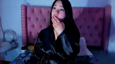 Snapshot of dianarous chatting on 01.14.25 dianarous online show from 01.14.25