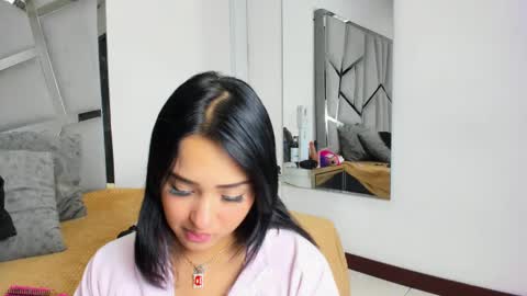 Snapshot of dianarous chatting on 10.16.25 dianarous online show from 10.16.25