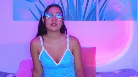 Snapshot of dianayleo chatting on 11.30.25 Ana Leo online show from 11.30.25