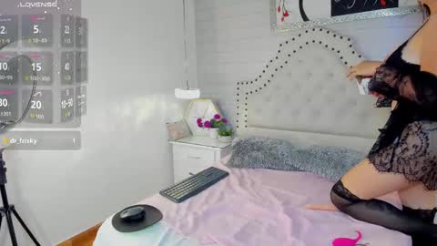 Snapshot of diannevega chatting on 10.30.25 call me princess dianne online show from 10.30.25