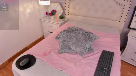 Snapshot of diannevega chatting on 10.31.25 call me princess dianne online show from 10.31.25