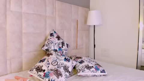 Snapshot of diannevega chatting on 11.27.25 call me princess dianne online show from 11.27.25