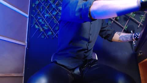 DICAPRIO online show from 11.21.25