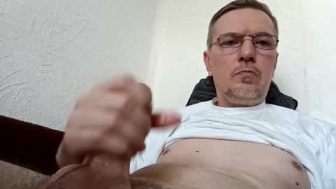 Snapshot of dick__18 chatting on 09.21.25 Antonio online show from 09.21.25