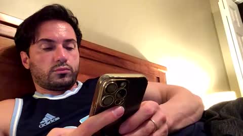 Snapshot of diegodavids chatting on 12.11.24 diegodavids online show from 12.11.24