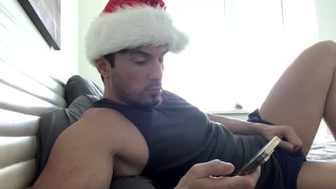 Snapshot of diegodavids chatting on 12.17.24 diegodavids online show from 12.17.24