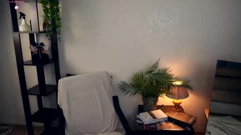 Elwyna online show from 11.06.25