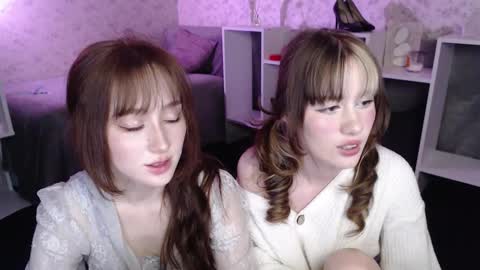 Hi im Alice 3 Im usualy online 03-10 or 17-21 UTC0 online show from 01.15.26