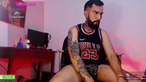 Snapshot of diilanhot chatting on 11.19.25 Dylan online show from 11.19.25