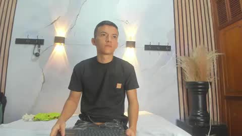 Snapshot of dilanandking chatting on 04.12.26 dilanandking online show from 04.12.26