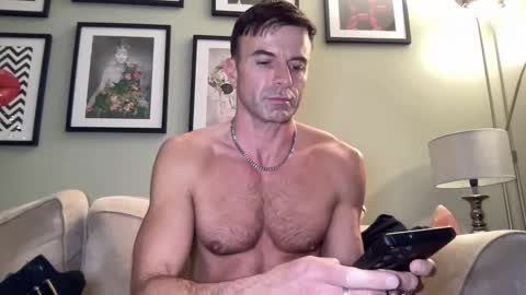 Snapshot of dillonwilde chatting on 12.23.24 Dillon online show from 12.23.24