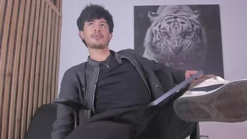 Snapshot of dimitrideluxe chatting on 10.13.25 Dimitri online show from 10.13.25