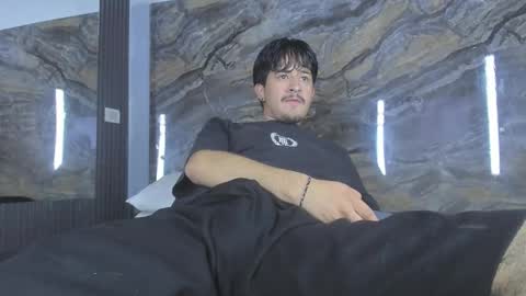 Snapshot of dimitrideluxe chatting on 10.15.25 Dimitri online show from 10.15.25