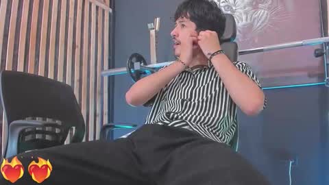 Snapshot of dimitrideluxe chatting on 10.24.25 Dimitri online show from 10.24.25