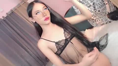 Snapshot of dimple_ash60 chatting on 10.13.25 dimple_ash60 online show from 10.13.25