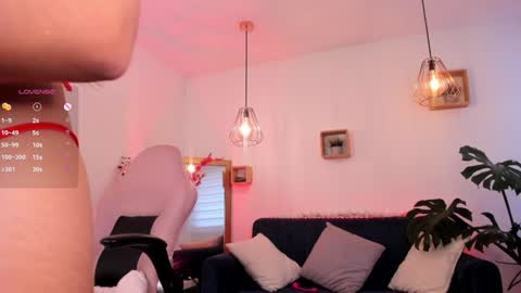 Snapshot of dina_ride chatting on 02.04.25 online show from 02.04.25