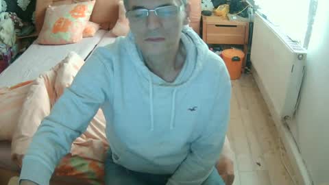 Snapshot of dirk6873 chatting on 01.04.25 Adam Carla online show from 01.04.25