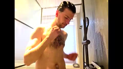 Snapshot of dirkbig23cm chatting on 12.18.25 Dirk online show from 12.18.25