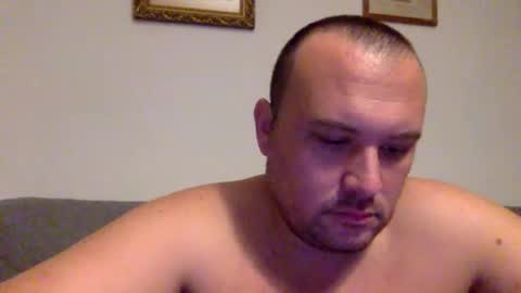 Snapshot of dirme chatting on 11.08.25 dirme online show from 11.08.25