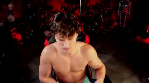 Snapshot of dirty_boss chatting on 12.17.25 dirty_boss online show from 12.17.25