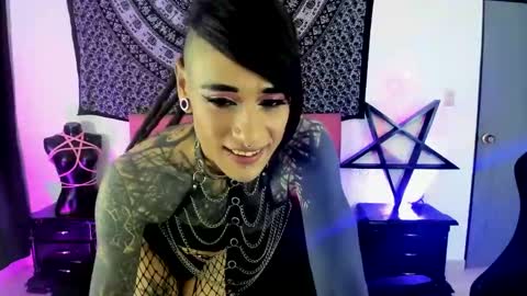 Snapshot of dirtyonix chatting on 02.04.25 ONIX online show from 02.04.25