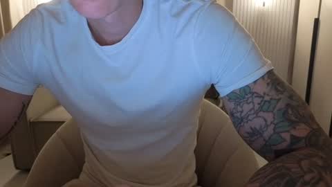 Snapshot of dirtyprettyboi chatting on 06.19.26 buy tokens with link online show from 06.19.26