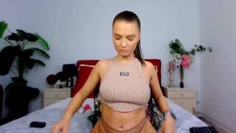 Chloe online show from 11.05.25