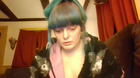 Snapshot of dirtyxhippie21 chatting on 11.07.25 Crystal online show from 11.07.25