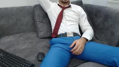 Snapshot of dirtyybooyy77 chatting on 11.30.25 dirtyybooyy77 online show from 11.30.25