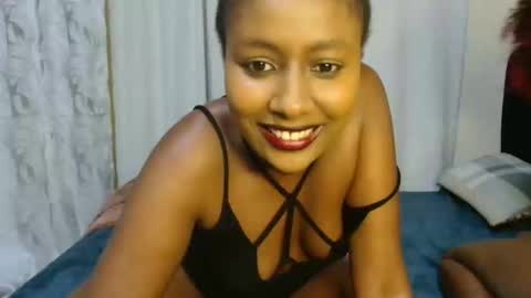 Snapshot of disah_002 chatting on 11.12.25 disah_002 online show from 11.12.25