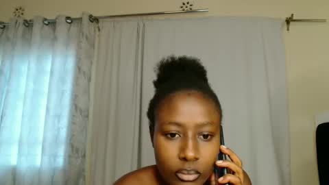 Snapshot of disah_002 chatting on 11.22.25 disah_002 online show from 11.22.25